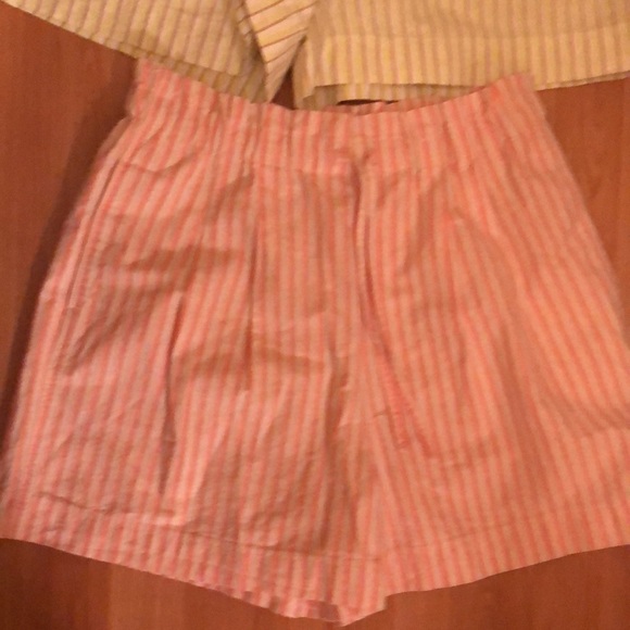 Two uniqlo cotton blend women’s striped shorts Medium - Picture 3 of 8